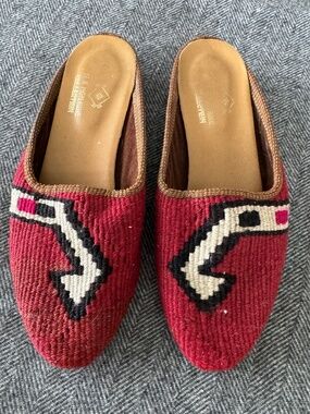 KILIM MULES IN BEAUTIFUL RED TONES, GREAT DESIGN